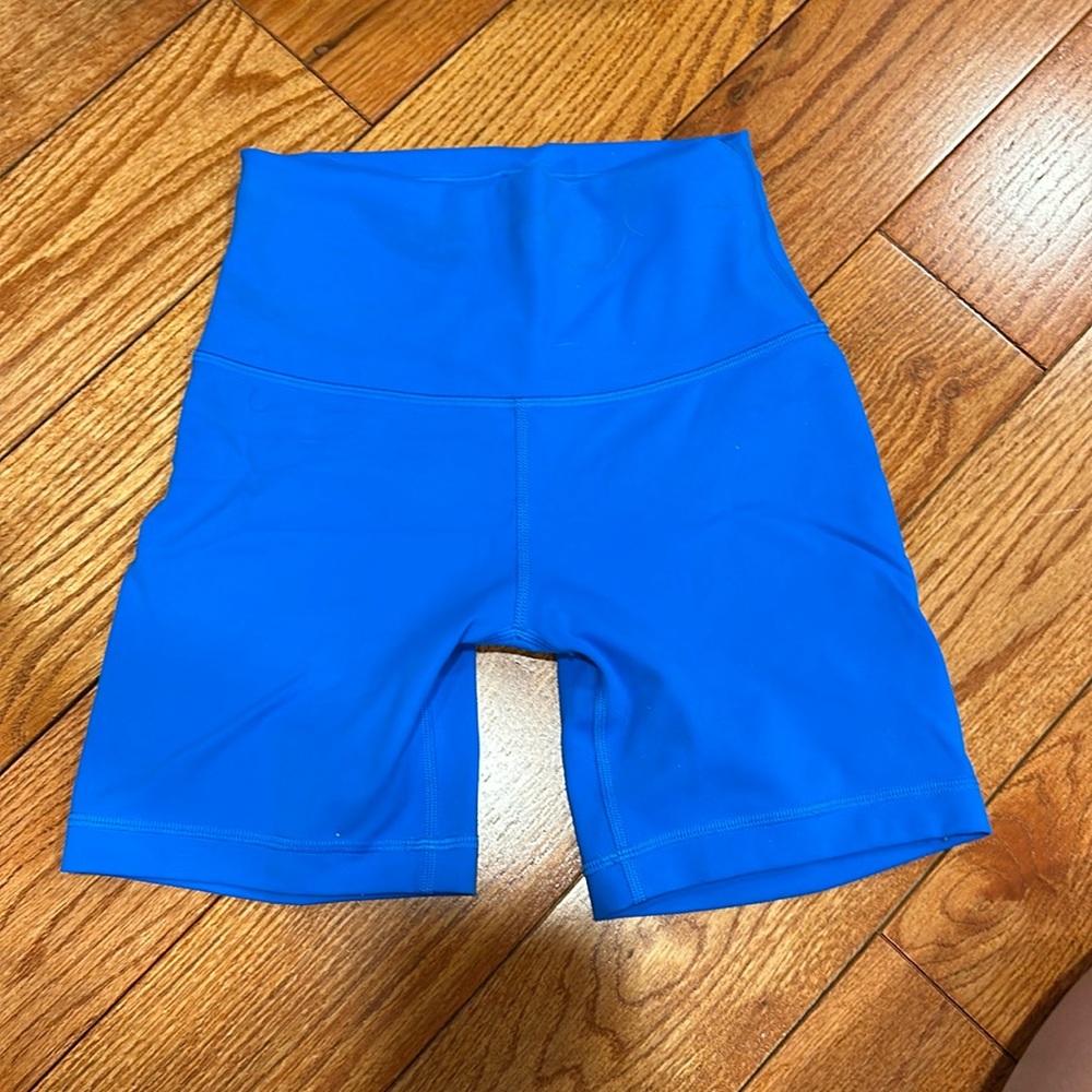 Lululemon size 4 wunder train biker shorts